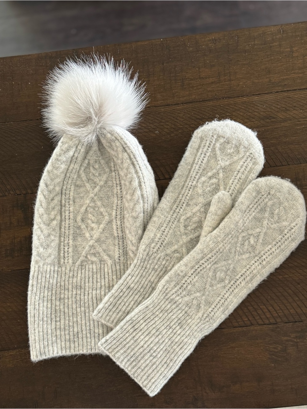 RW&CO. Light Gray Ribbed Knit Beanie with Faux Fur Pom + Mits Set